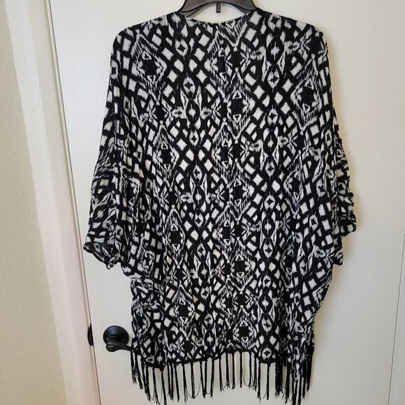 Promesa Fringe Patterned Cardigan Cover Up - Picture 2 of 7